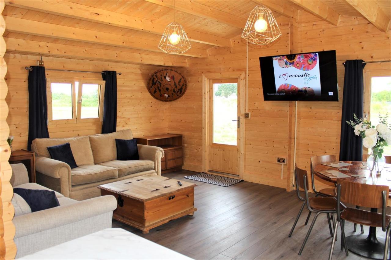 Inviting 3-Bedroom Lodge In Ashton Under Hill Evesham Exterior photo
